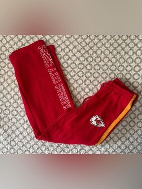 Kansas City Chiefs Red and Yellow Women’s Wide Leg Oversized sweatpants Medium